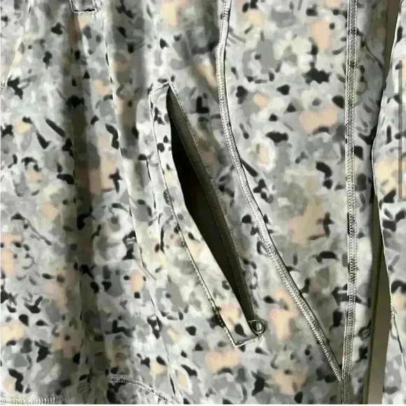 Lululemon lightened up pullover sweater - Picture 9 of 9